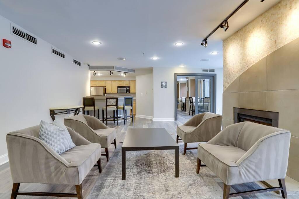 Gorgeous 1 Bedroom Condo At Ballston Place With Gym Arlington Dış mekan fotoğraf